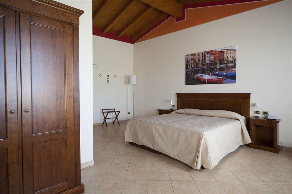 Relais Corte Pontigliardo Colà Exterior foto